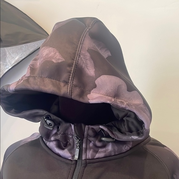 Neff Black Hoodie with Subtle Purple Design at hood & sleeves medium - Picture 2 of 4